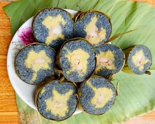 Bánh chưng đen – đặc sản không thể thiếu trong Tết cổ truyền của dân tộc Tày