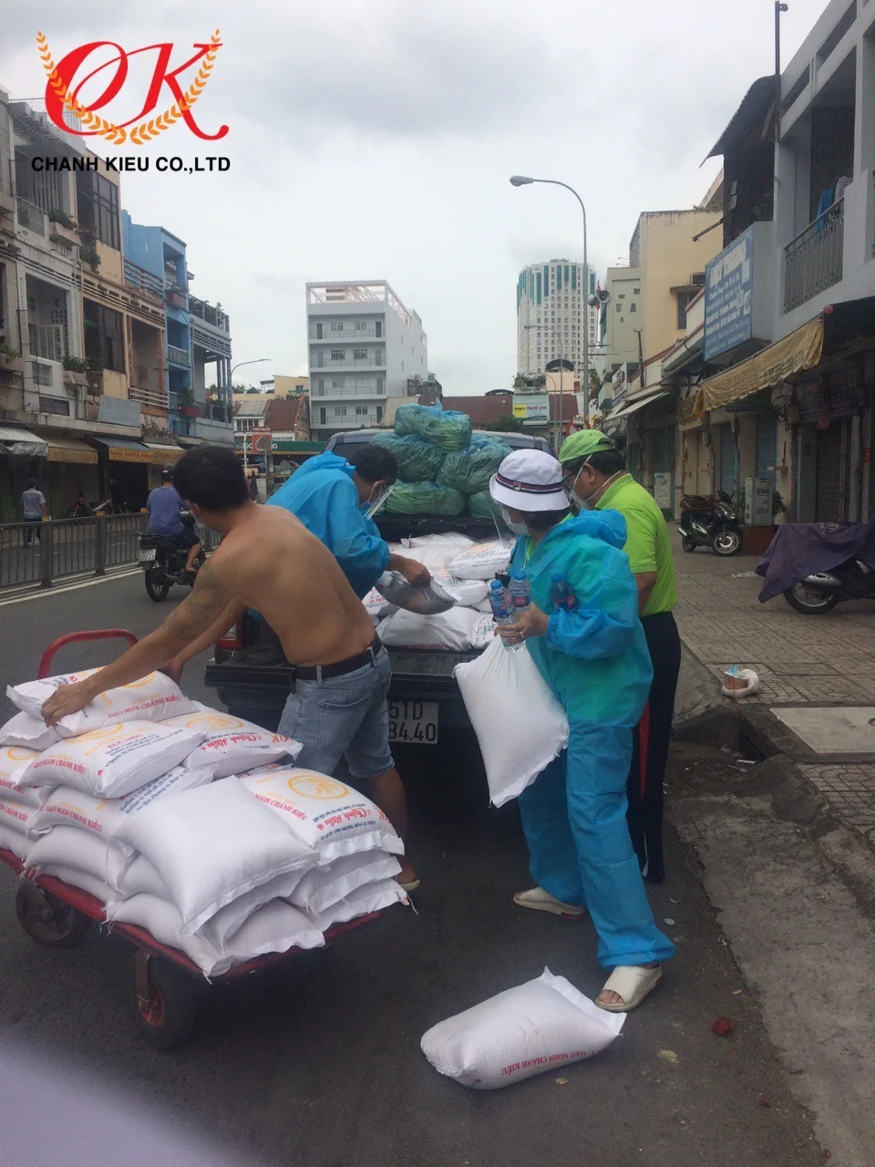 Gạo từ thiện là gì? Ý nghĩa của việc phát gạo từ thiện